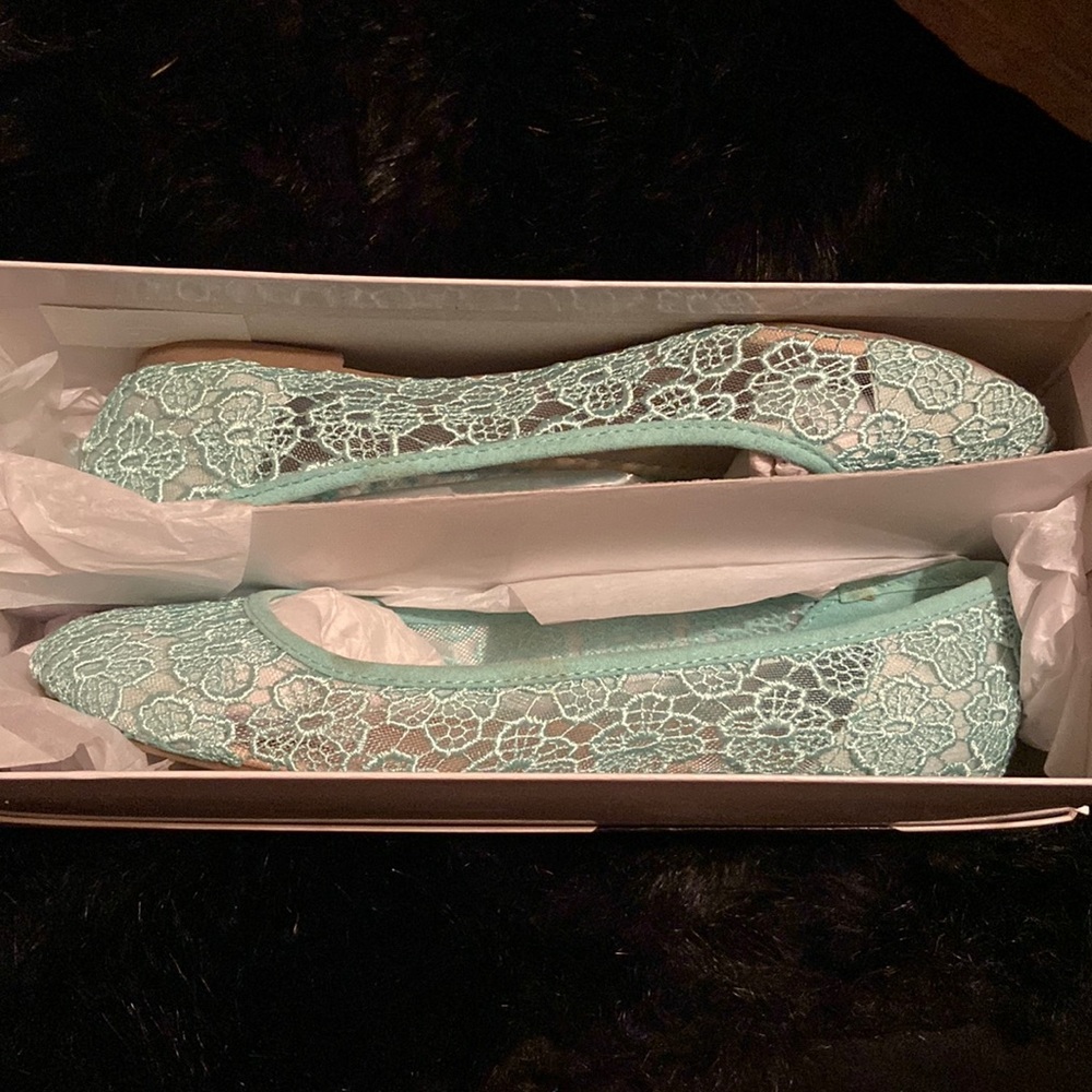 Nine West mint flats